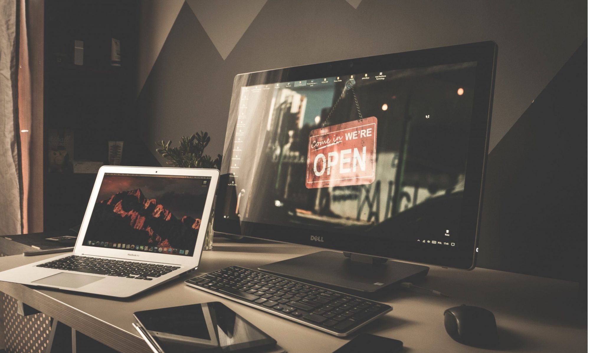 Crafting & sharing your brand's unique stories with the right audience. 